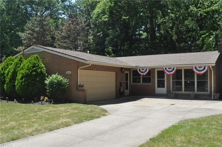 3866 Eleanor Dr, North Olmsted, OH