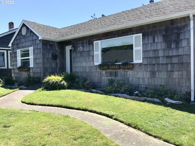 825 6th Ave, Seaside, OR
