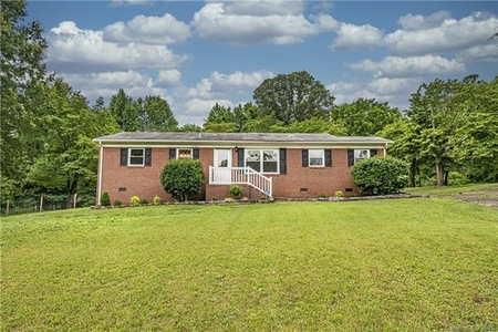204 Christopher St, Mount Holly, NC