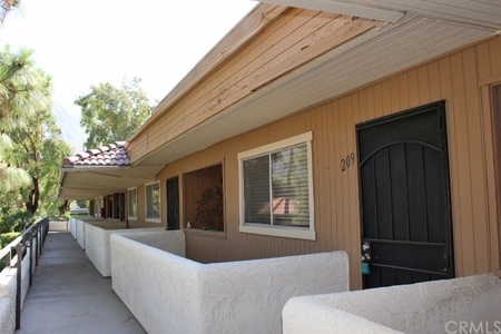 575 N Villa Ct, Palm Springs, CA