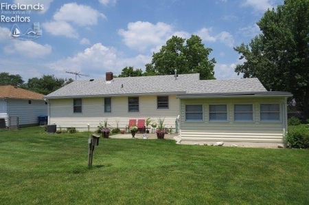 738 Forde Ave, Amherst, OH