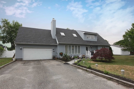 59 Bayview Ave, East Patchogue, NY