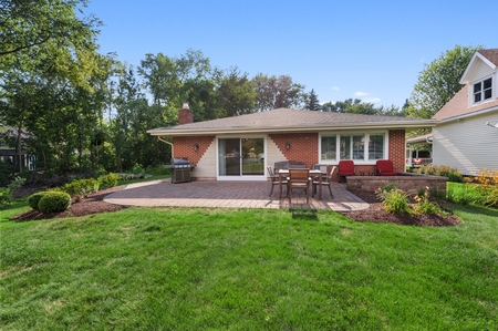 504 Country Club Dr, Mchenry, IL
