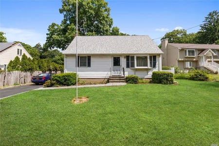 5 Melview Ct, Melville, NY