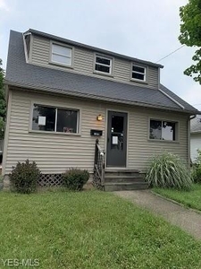 389 W Wilson St, Struthers, OH