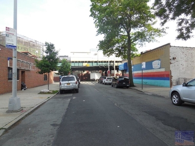 2015 St Paul Avenue, Bronx, NY