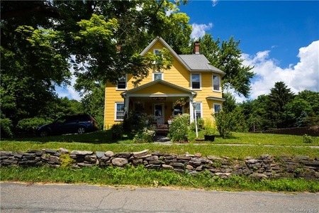 38 River Rd, Barryville, NY
