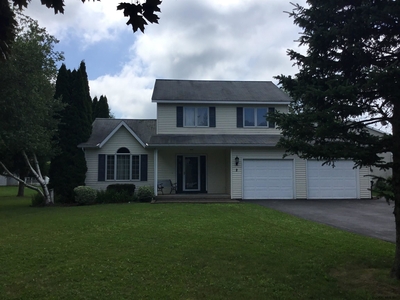 2 Copperfield Dr, Waterford, NY
