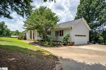 104 Taxiway Ave, Easley, SC