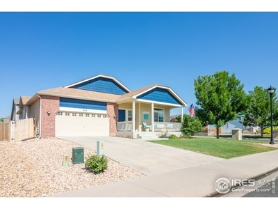462 Castle Pines Ave, Johnstown, CO