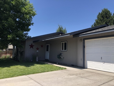 757 Nw Maple Ct, Redmond, OR