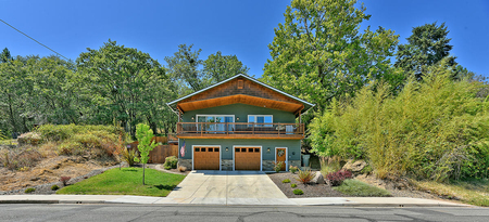 1112 Nw Elm St, Grants Pass, OR