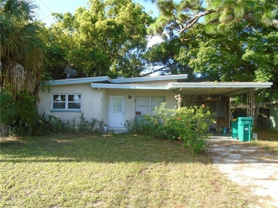 1965 Lakewood Dr, Clearwater, FL