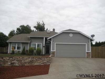 525 Nw Crater Pl, Sublimity, OR