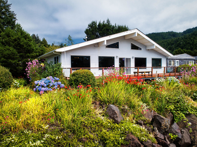 516 Bayview Ter, Yachats, OR