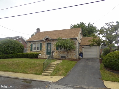 205 Hillcrest Rd, New Holland, PA