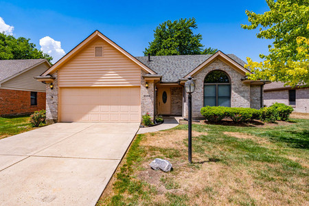 9594 Country Path Trl, Miamisburg, OH