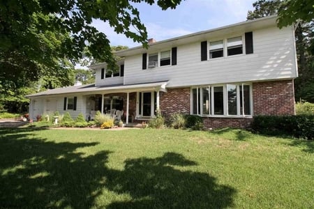 303 Forest Hill Dr, Absecon, NJ