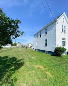 208 3rd Ave, Scottdale, PA