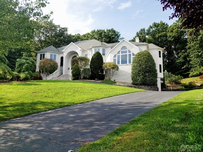 6 Forest Ct, Monmouth Junction, NJ