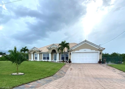 1018 Nw 32nd Pl, Cape Coral, FL