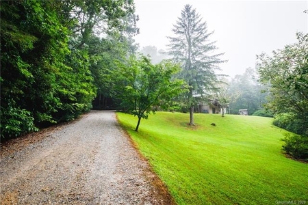 253 Wolf Den Rd, Lake Toxaway, NC