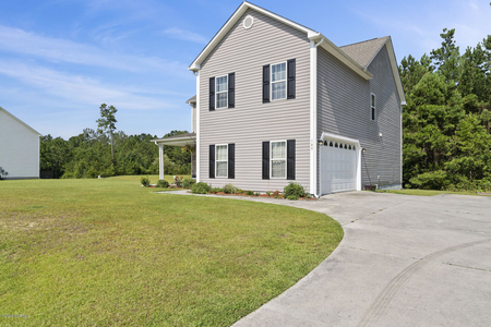 109 Sunny Point Dr, Richlands, NC