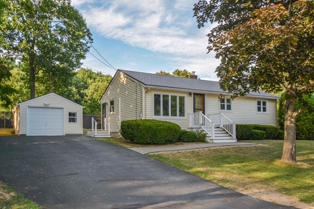 9 Robinwood Ave, Dover, NH