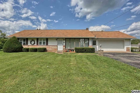1782 W Main St, Valley View, PA