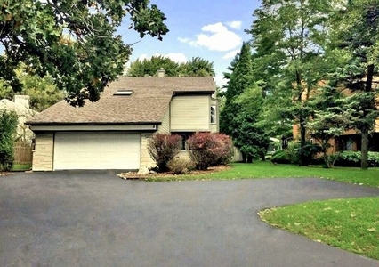 4450 Kirchoff Rd, Rolling Meadows, IL