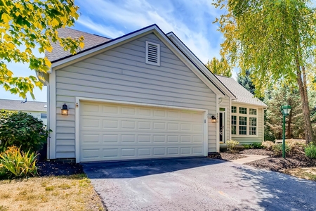 6870 Peachtree Cir, Westerville, OH