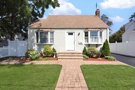 30 Kenneth Ave, North Bellmore, NY