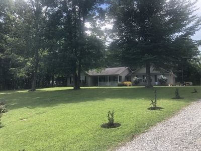 434 Chance Private Dr, Oneida, TN