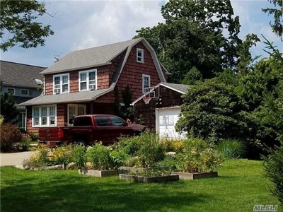 56 Meadowbrook Rd, Syosset, NY