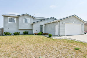 135 Libby Rd, Lincoln, ND