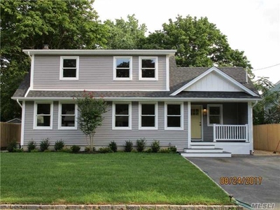310 Aster Rd, West Islip, NY