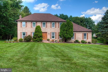 325 Maple Dr, Kennett Square, PA