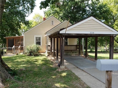 3104 Englewood Ter, Independence, MO