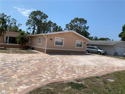 18048 Cypress Point Rd, Fort Myers, FL
