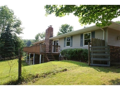 3187 Hired Hand Dr, Lapeer, MI