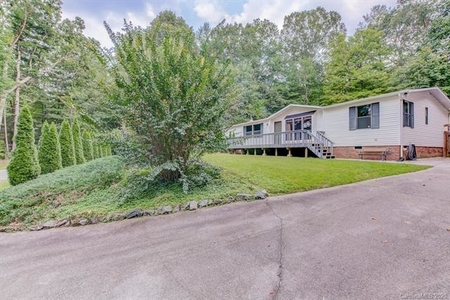 139 Holly Springs Dr, Mills River, NC