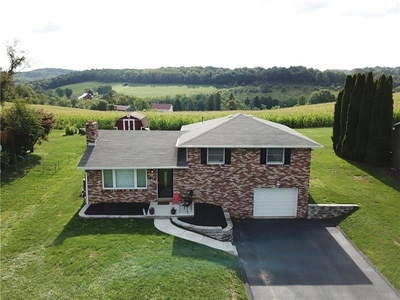 714 Courtview Dr, Greensburg, PA