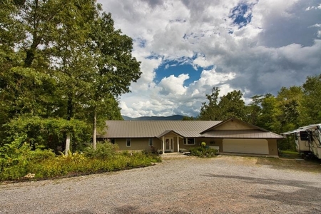462 Old Furnace Rd, Tellico Plains, TN