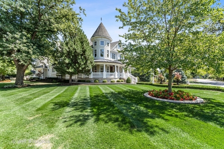 8 Forest Ave, Naperville, IL