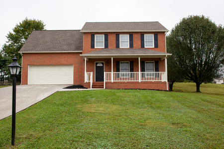 252 Country Walk Dr, Powell, TN