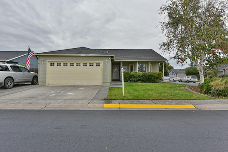 1414 Pheasant Way, Central Point, OR