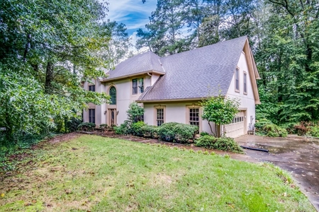 445 Waverly Hall Dr, Roswell, GA