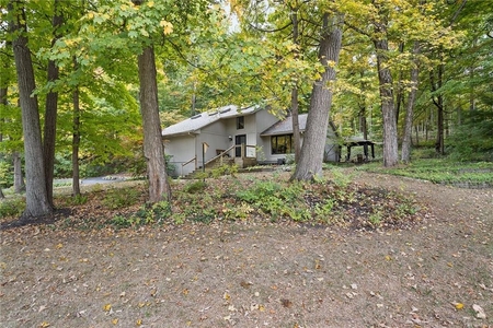 8655 Log Run Dr, Indianapolis, IN
