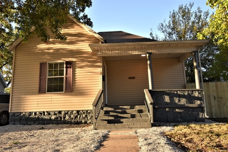 1105 W Division St, Springfield, MO