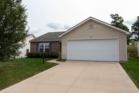 215 Caperiole Pl, Fort Wayne, IN